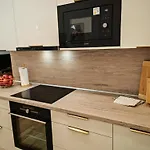 Appartamento Beatrice Old Town With 1 Free Private Parking