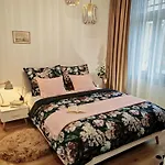 Appartamento Beatrice Old Town With 1 Free Private Parking Košice