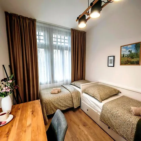 Апартаменти Beatrice Old Town With 1 Free Private Parking Кошице