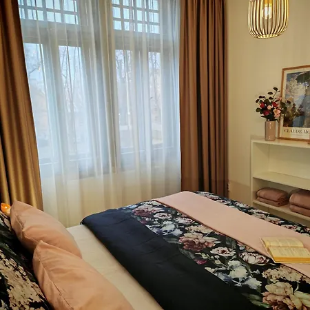 Beatrice Old Town With 1 Free Private Parking Apartment Košice