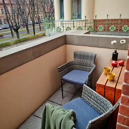 Beatrice Old Town With 1 Free Private Parking Apartment
