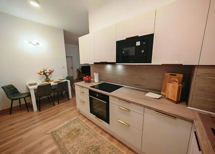 Beatrice Old Town With 1 Free Private Parking